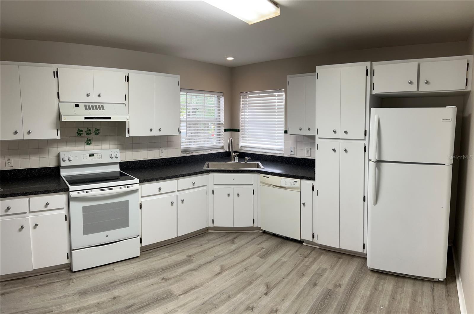 8108 TOM SAWYER DR, TAMPA, FL, 33637