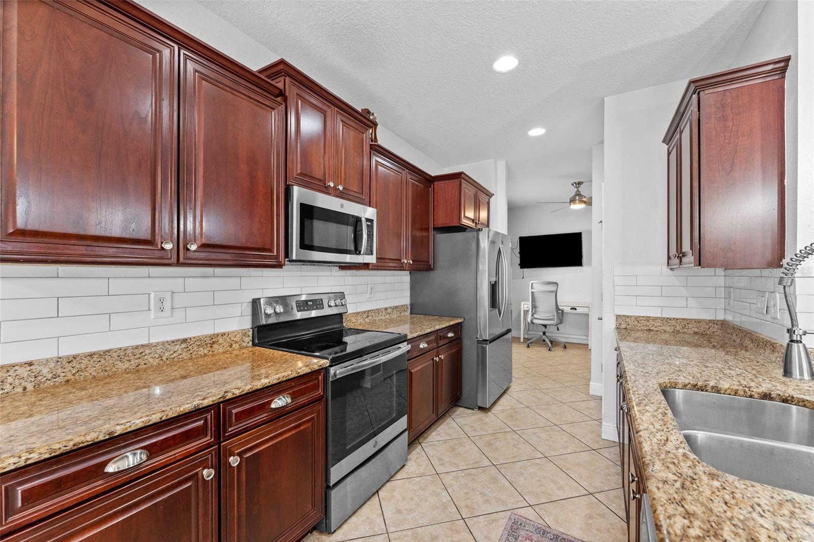 2916 WINGLEWOOD CIR, LUTZ, FL, 33558