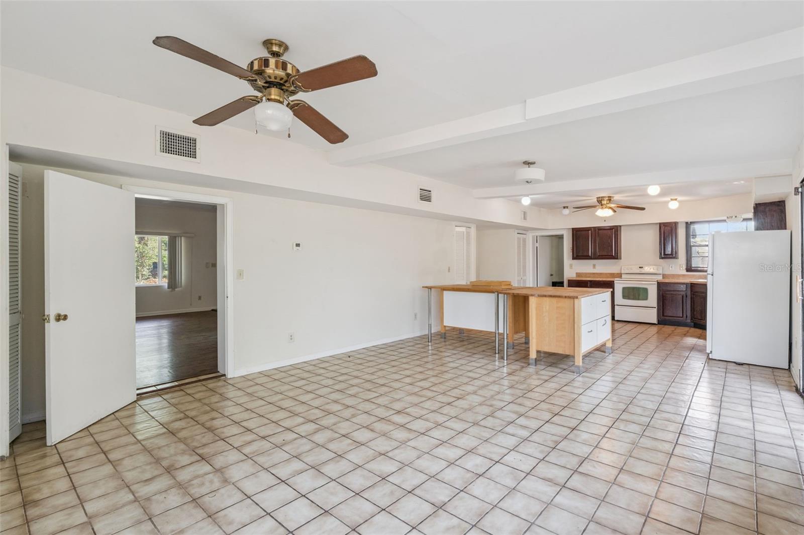 2015 BUCKMINSTER CIR, ORLANDO, FL, 32803