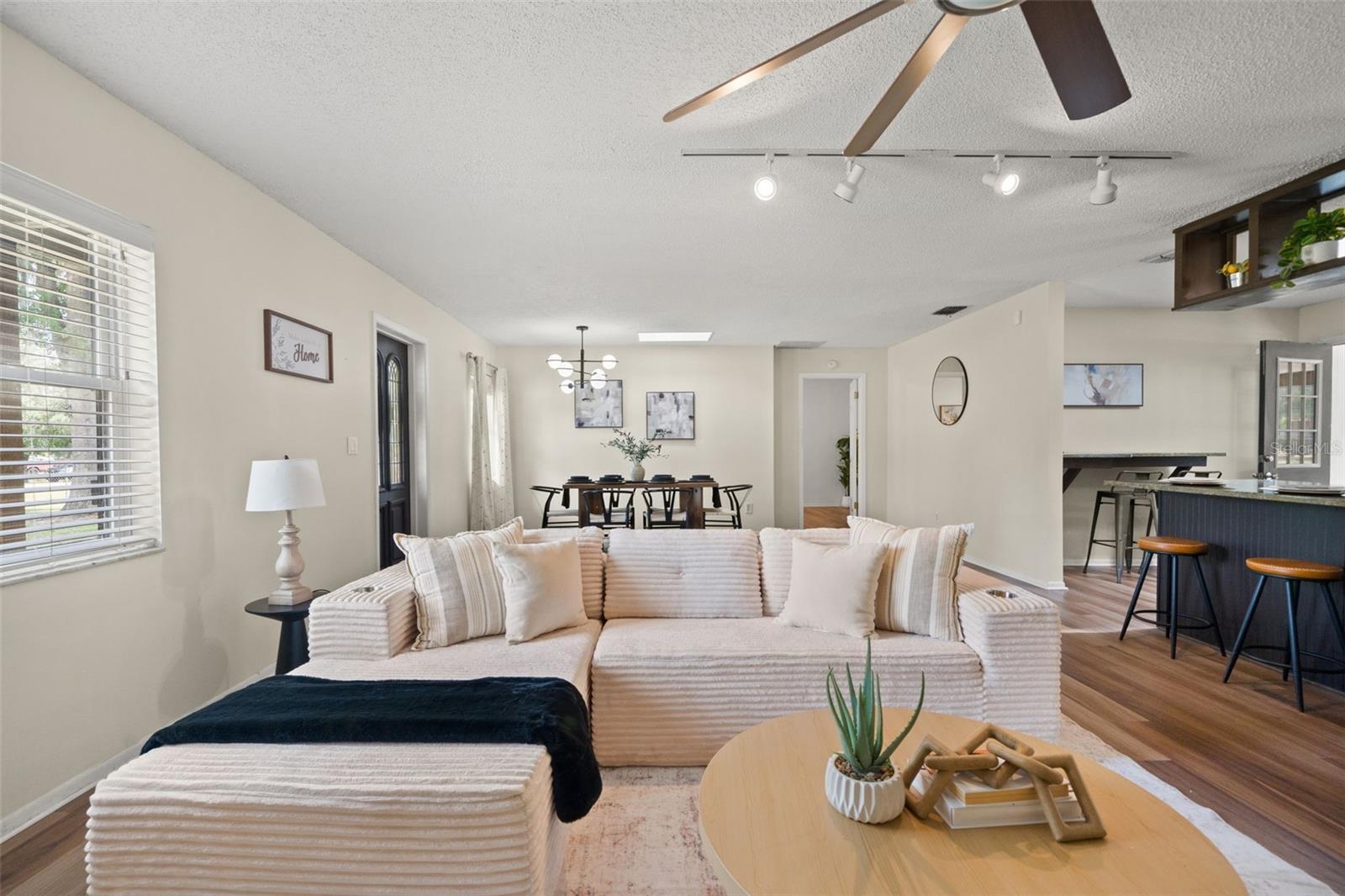 2111 HINSON RD, DOVER, FL, 33527