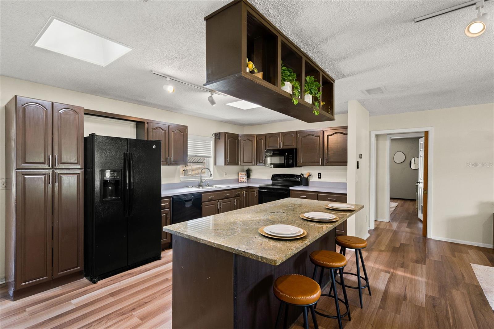 2111 HINSON RD, DOVER, FL, 33527