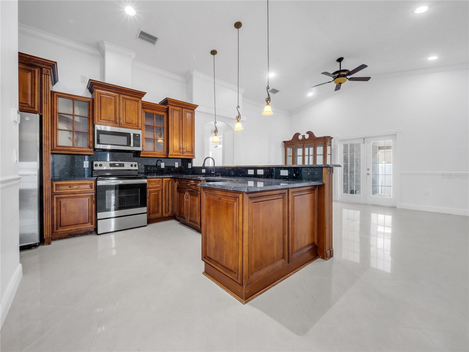 3122 W CREST AVE, TAMPA, FL, 33614