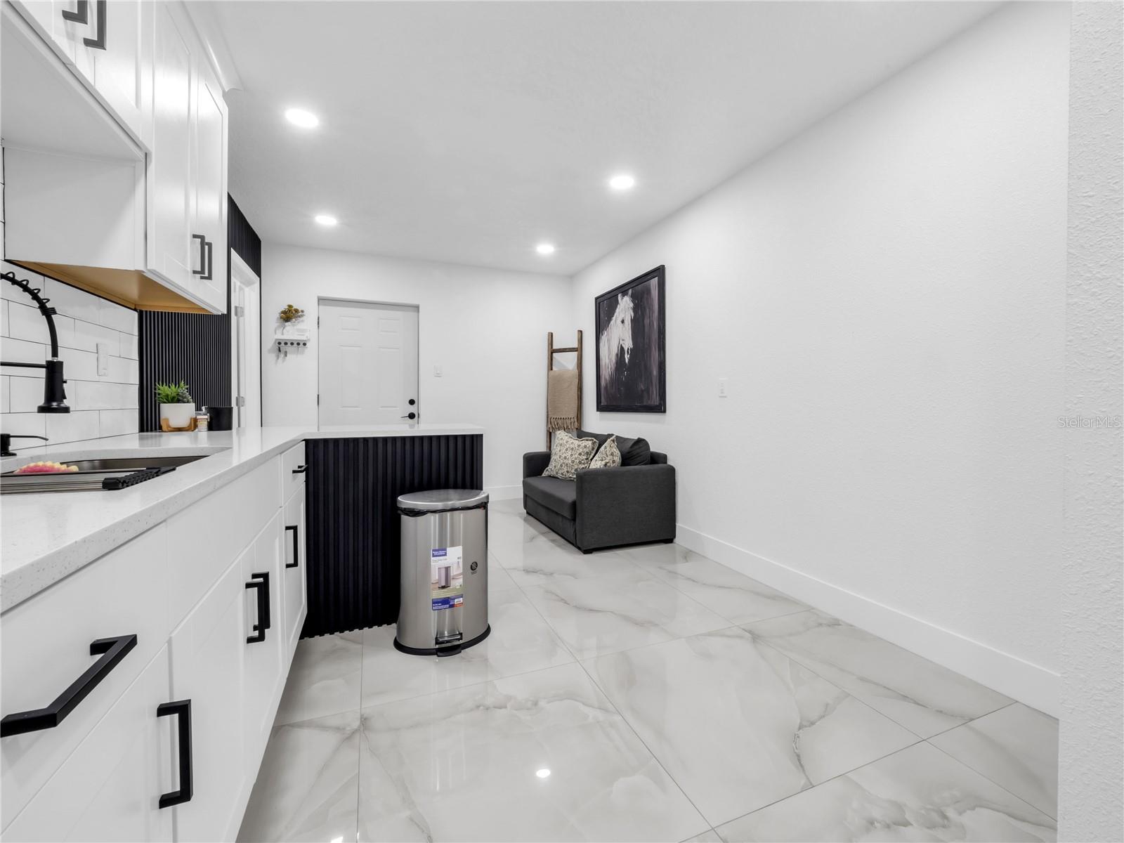 3122 W CREST AVE, TAMPA, FL, 33614