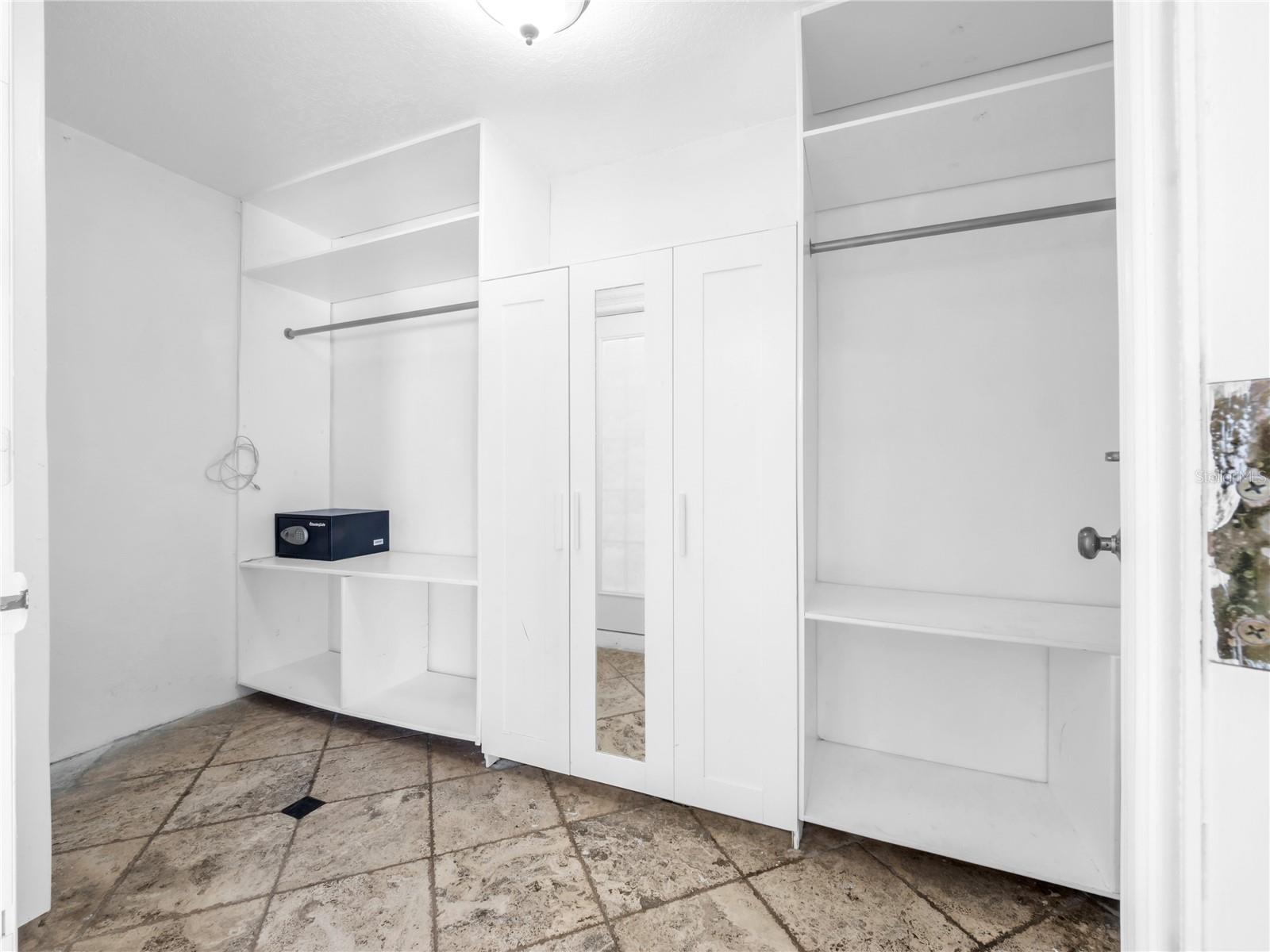 3122 W CREST AVE, TAMPA, FL, 33614