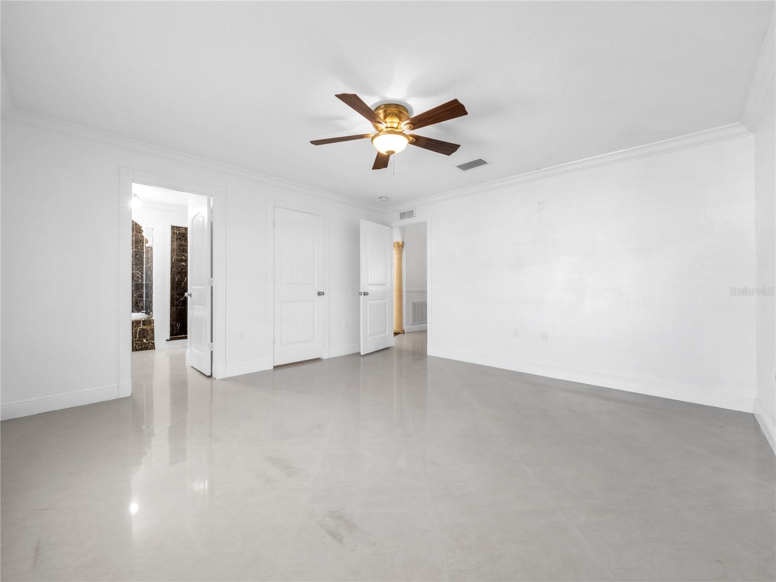 3122 W CREST AVE, TAMPA, FL, 33614