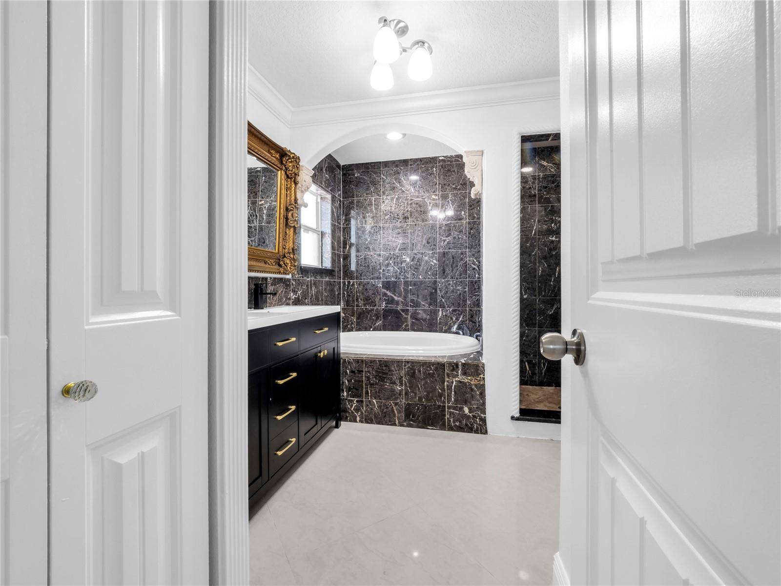 3122 W CREST AVE, TAMPA, FL, 33614