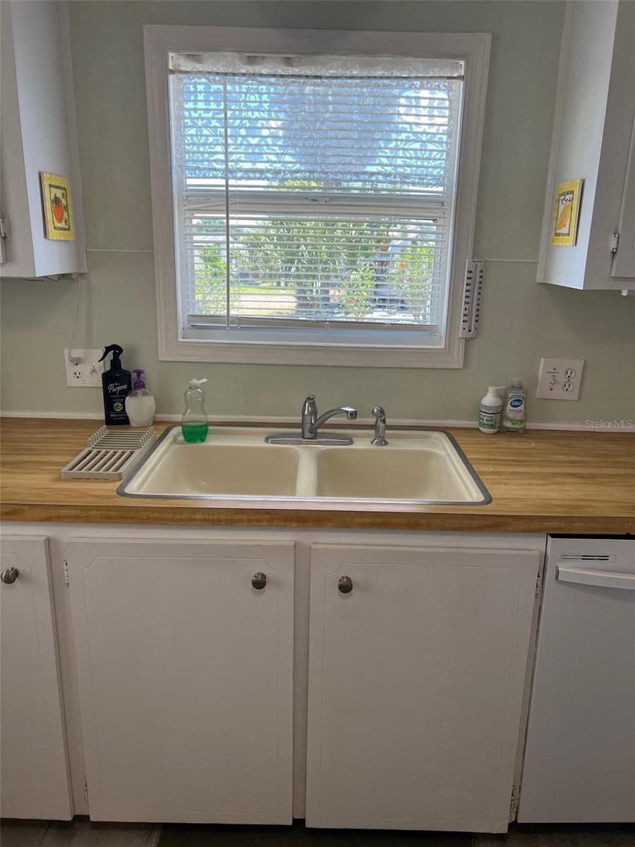 71 ROYAL PALM CIR, LARGO, FL, 33778