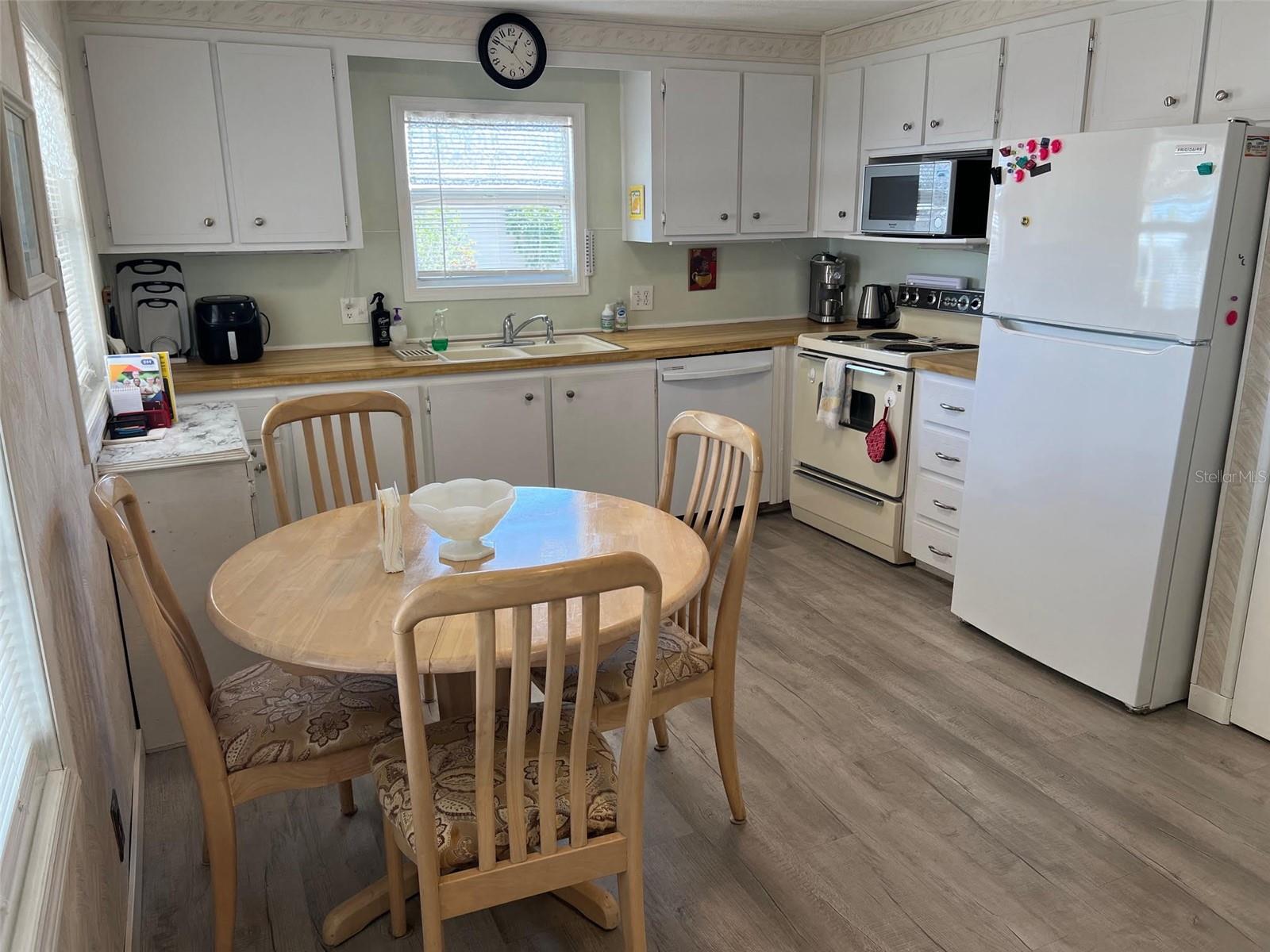 71 ROYAL PALM CIR, LARGO, FL, 33778