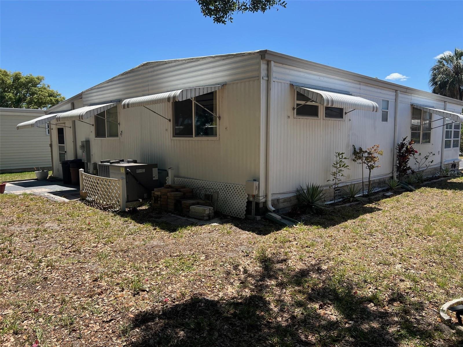 71 ROYAL PALM CIR, LARGO, FL, 33778
