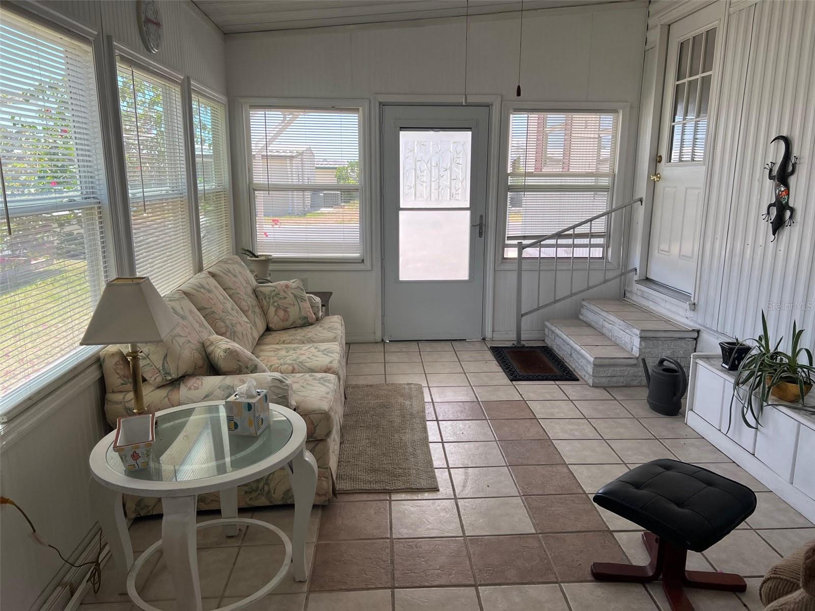 71 ROYAL PALM CIR, LARGO, FL, 33778