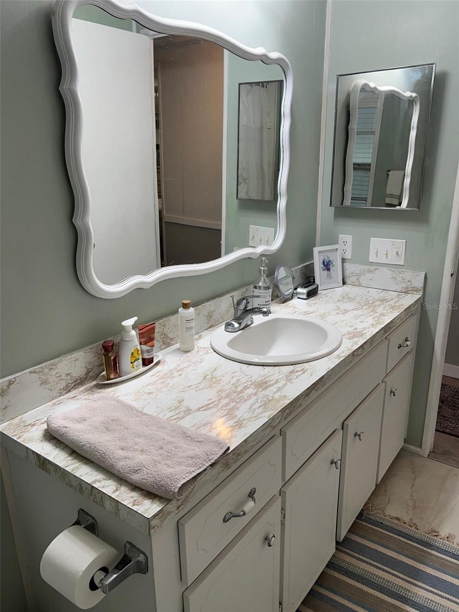 71 ROYAL PALM CIR, LARGO, FL, 33778