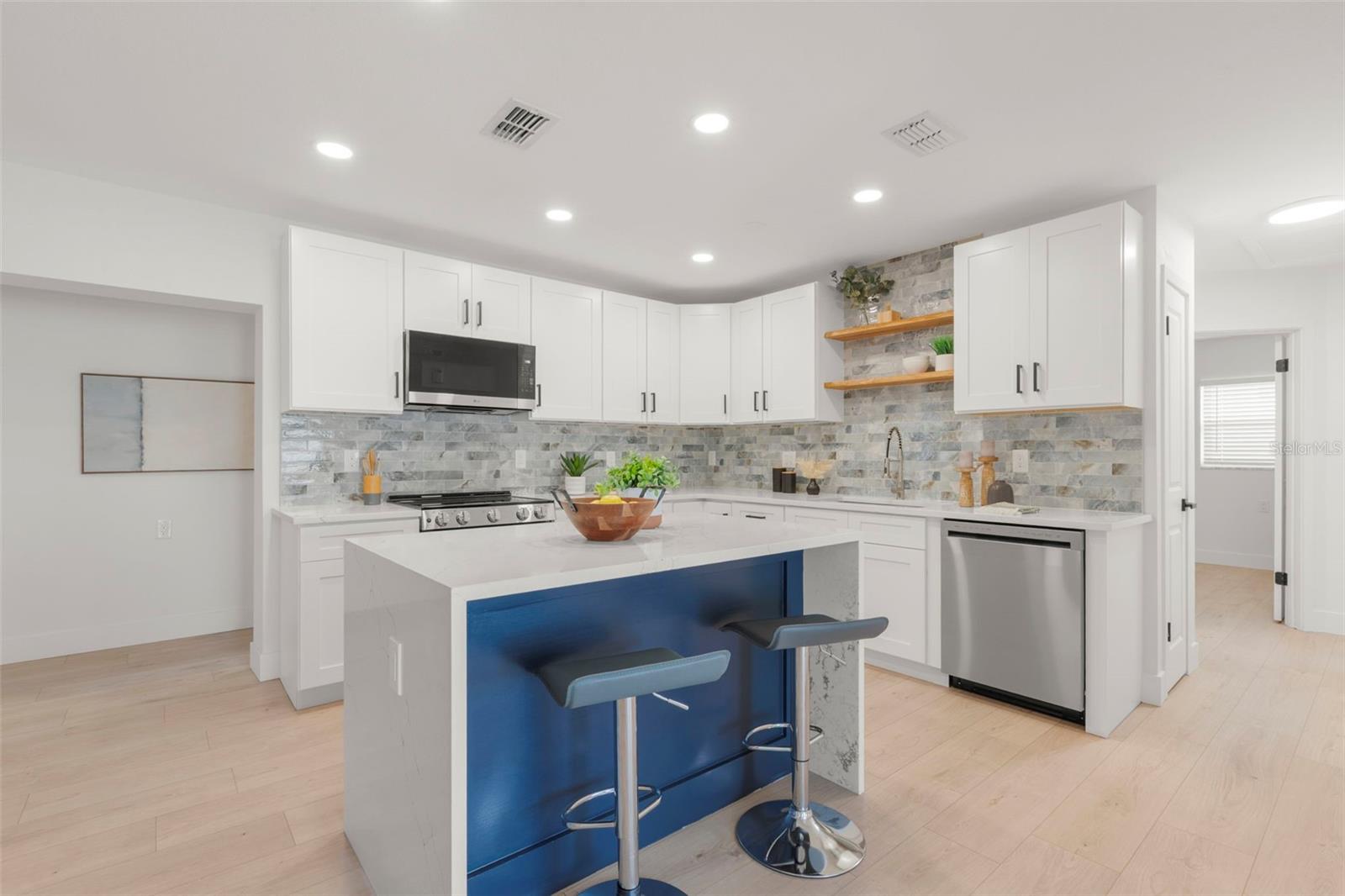 1824 DOUGLAS AVE, DUNEDIN, FL, 34698