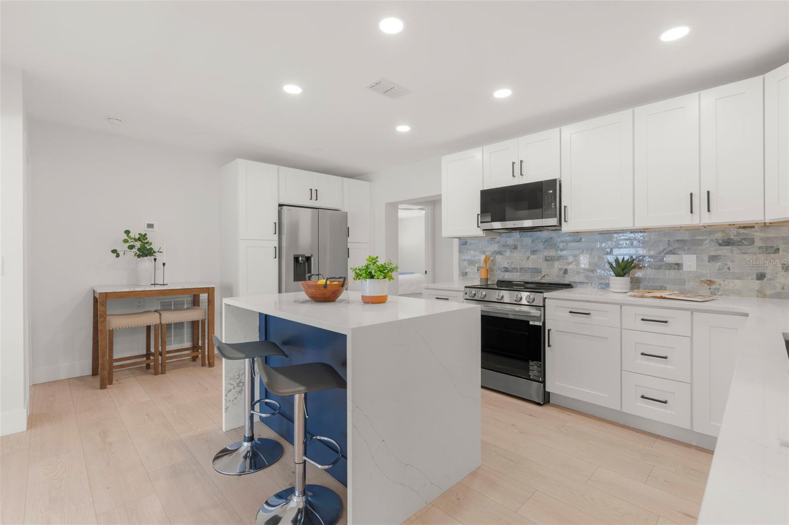 1824 DOUGLAS AVE, DUNEDIN, FL, 34698