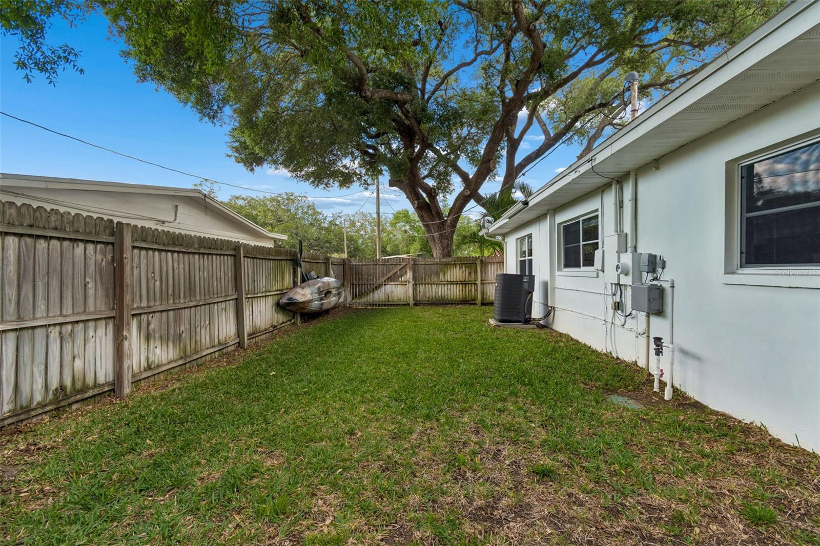 2920 W ELLIS DR, TAMPA, FL, 33611