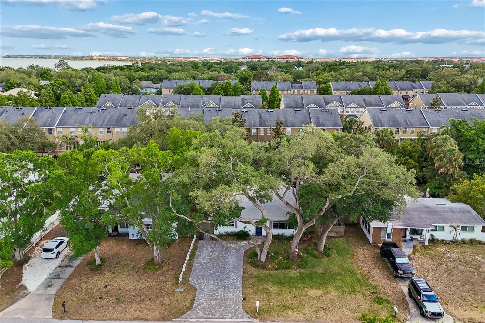 2920 W ELLIS DR, TAMPA, FL, 33611