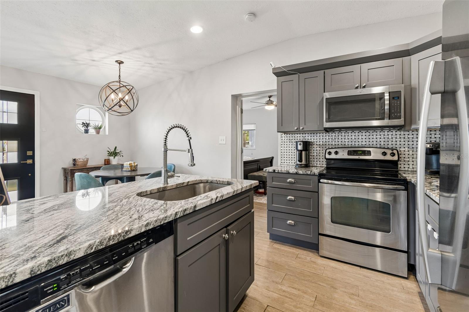 2920 W ELLIS DR, TAMPA, FL, 33611