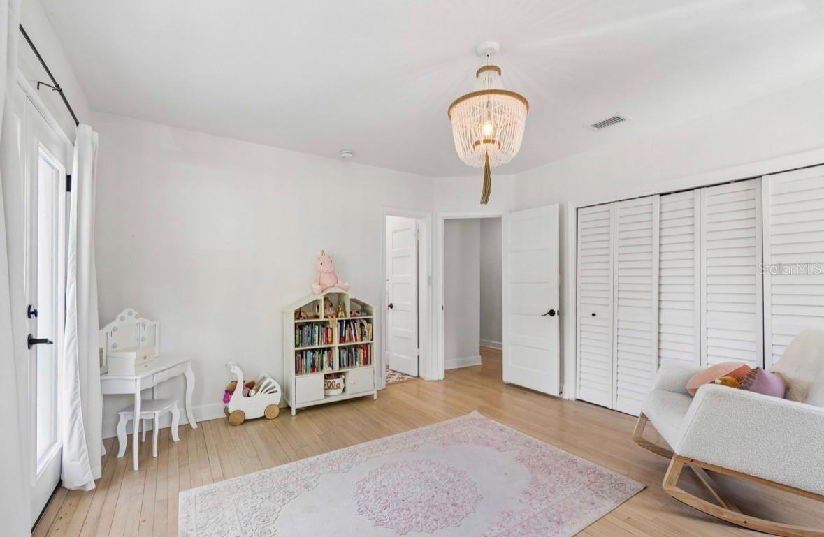 1820 1ST ST N, ST PETERSBURG, FL, 33704