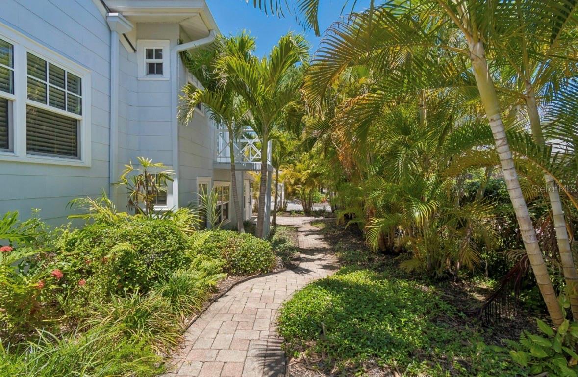 1820 1ST ST N, ST PETERSBURG, FL, 33704