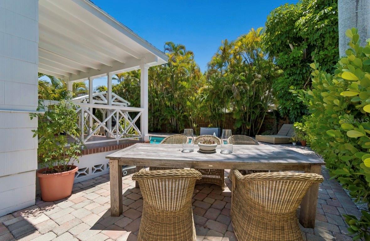 1820 1ST ST N, ST PETERSBURG, FL, 33704