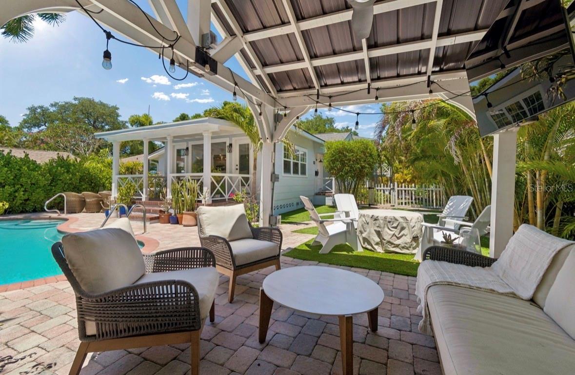 1820 1ST ST N, ST PETERSBURG, FL, 33704
