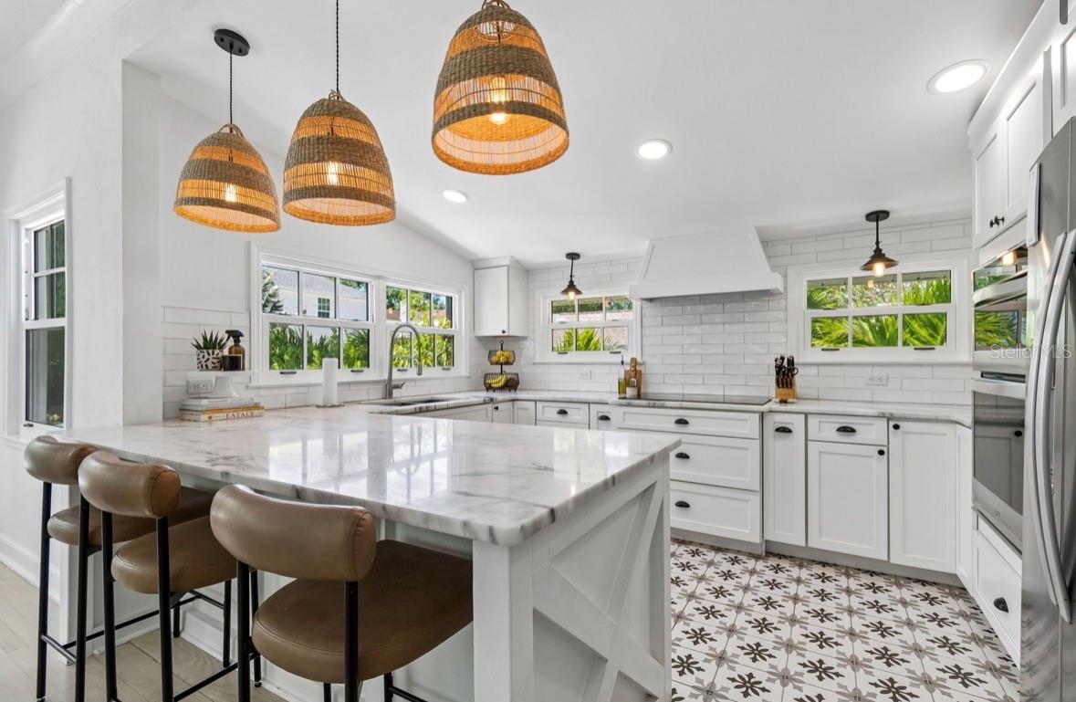 1820 1ST ST N, ST PETERSBURG, FL, 33704