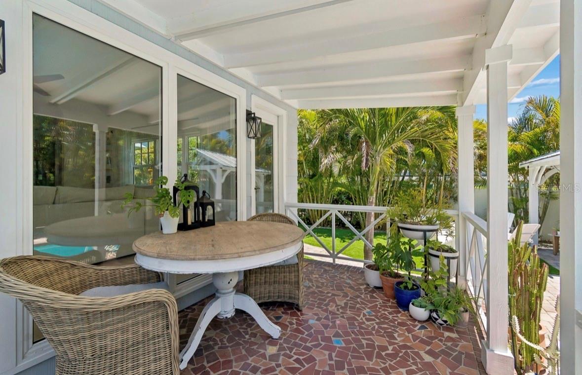 1820 1ST ST N, ST PETERSBURG, FL, 33704