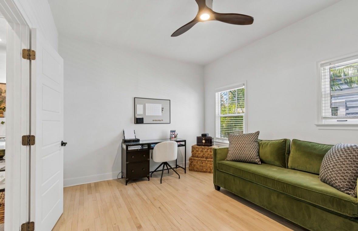 1820 1ST ST N, ST PETERSBURG, FL, 33704