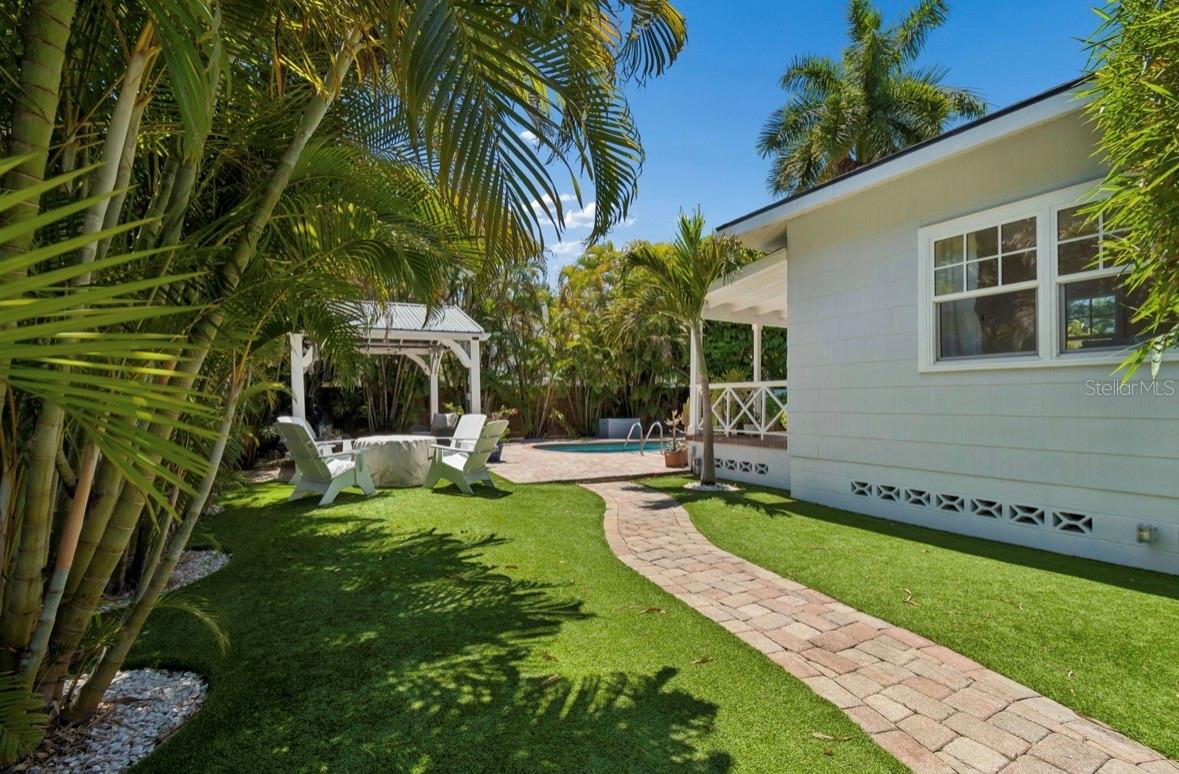 1820 1ST ST N, ST PETERSBURG, FL, 33704