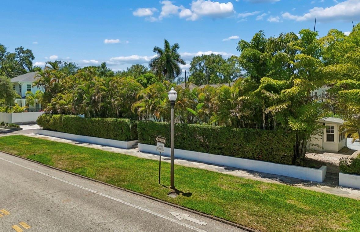 1820 1ST ST N, ST PETERSBURG, FL, 33704
