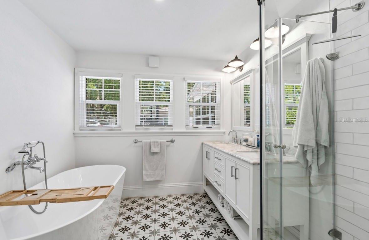1820 1ST ST N, ST PETERSBURG, FL, 33704
