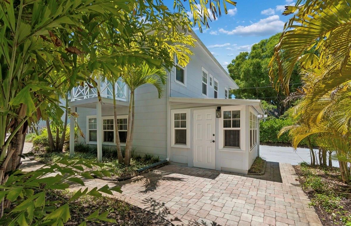 1820 1ST ST N, ST PETERSBURG, FL, 33704