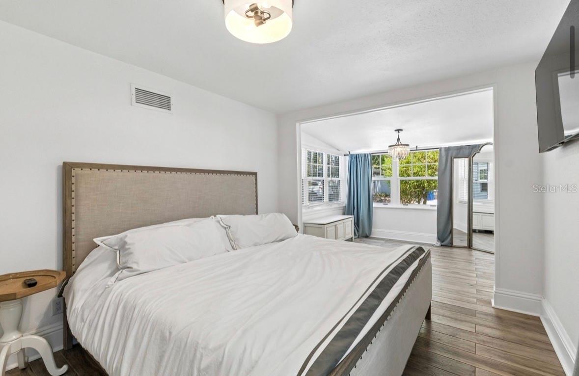 1820 1ST ST N, ST PETERSBURG, FL, 33704