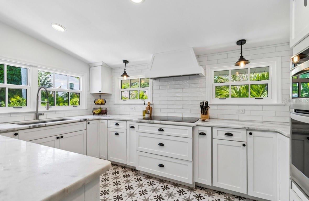 1820 1ST ST N, ST PETERSBURG, FL, 33704