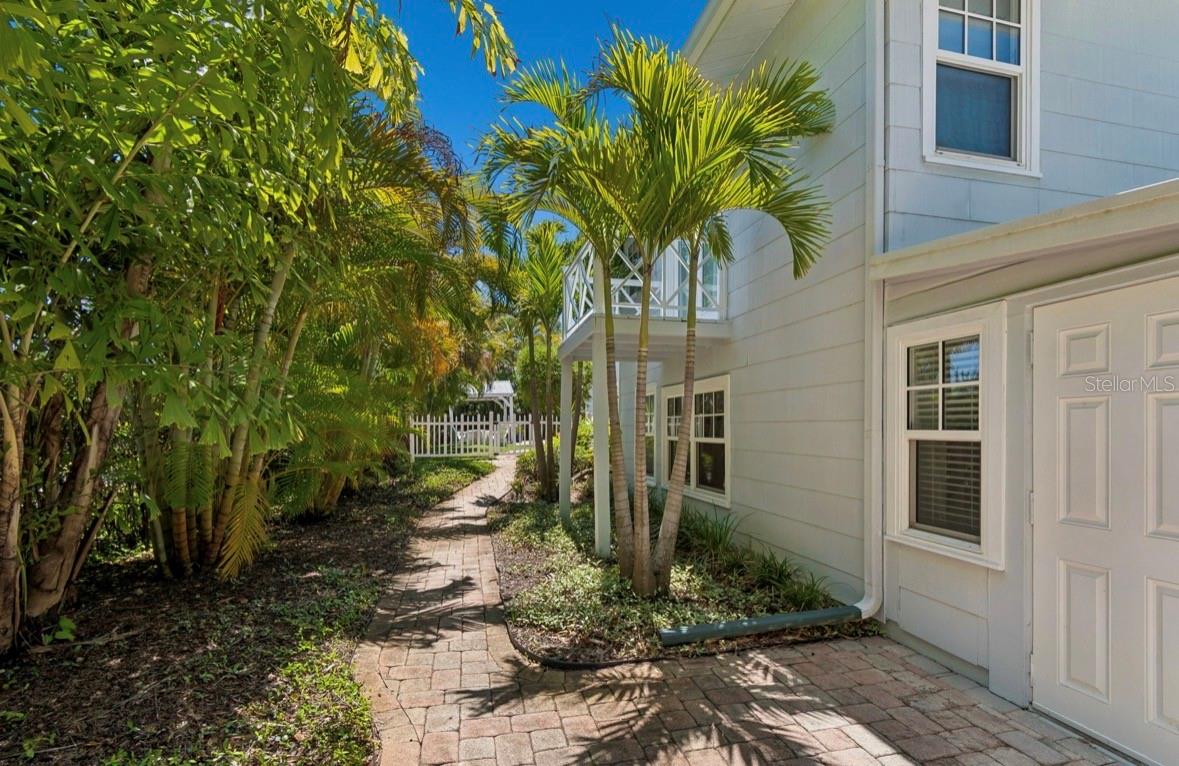 1820 1ST ST N, ST PETERSBURG, FL, 33704