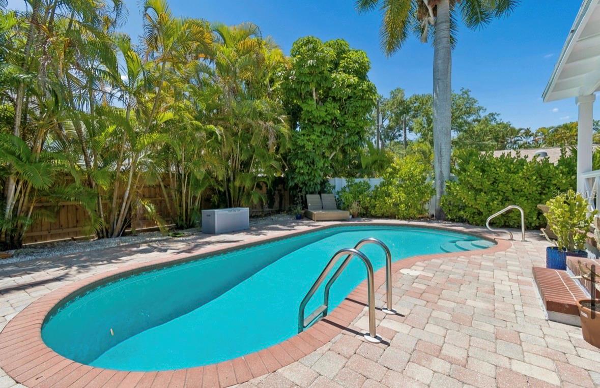 1820 1ST ST N, ST PETERSBURG, FL, 33704
