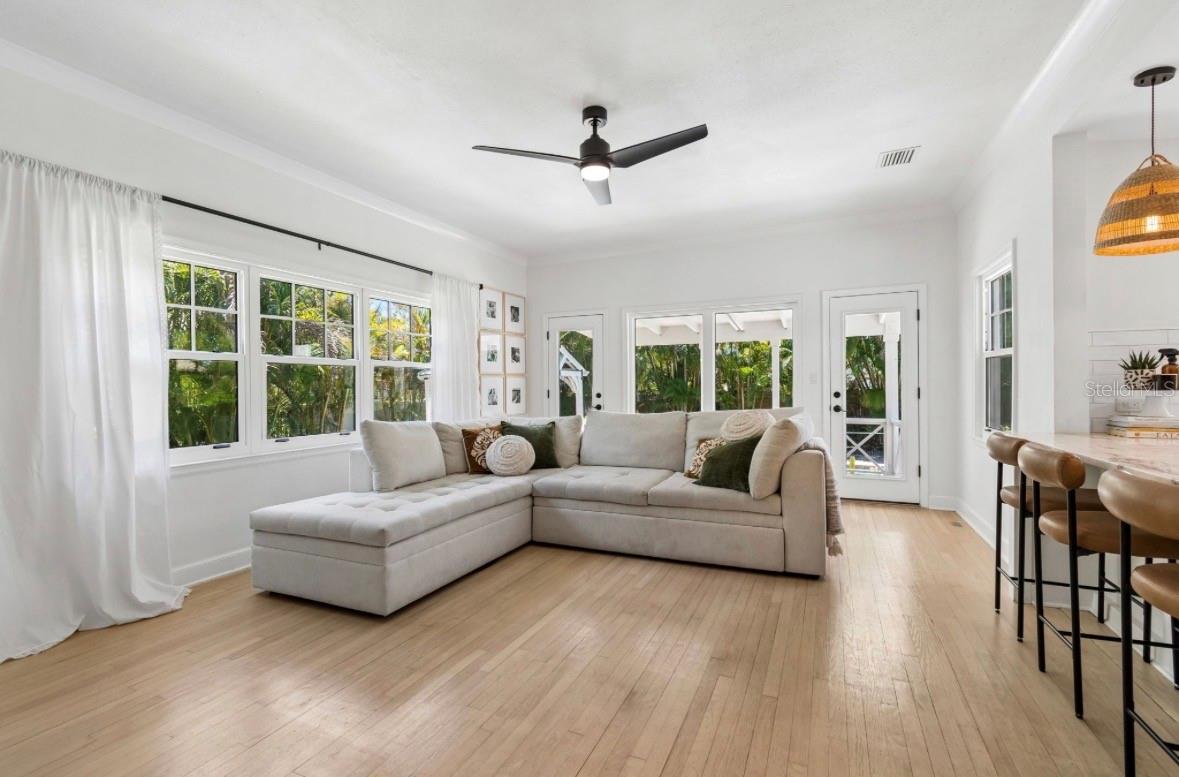 1820 1ST ST N, ST PETERSBURG, FL, 33704