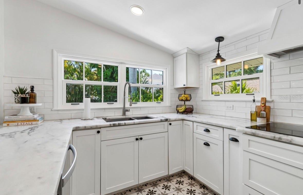 1820 1ST ST N, ST PETERSBURG, FL, 33704
