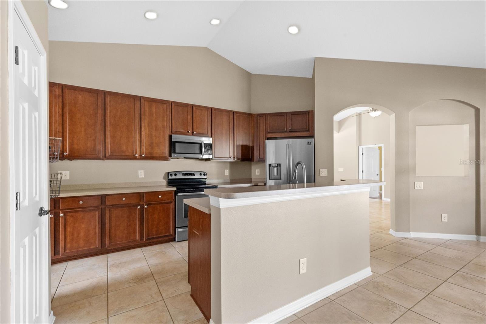 13655 ARTESA BELL DR, RIVERVIEW, FL, 33579