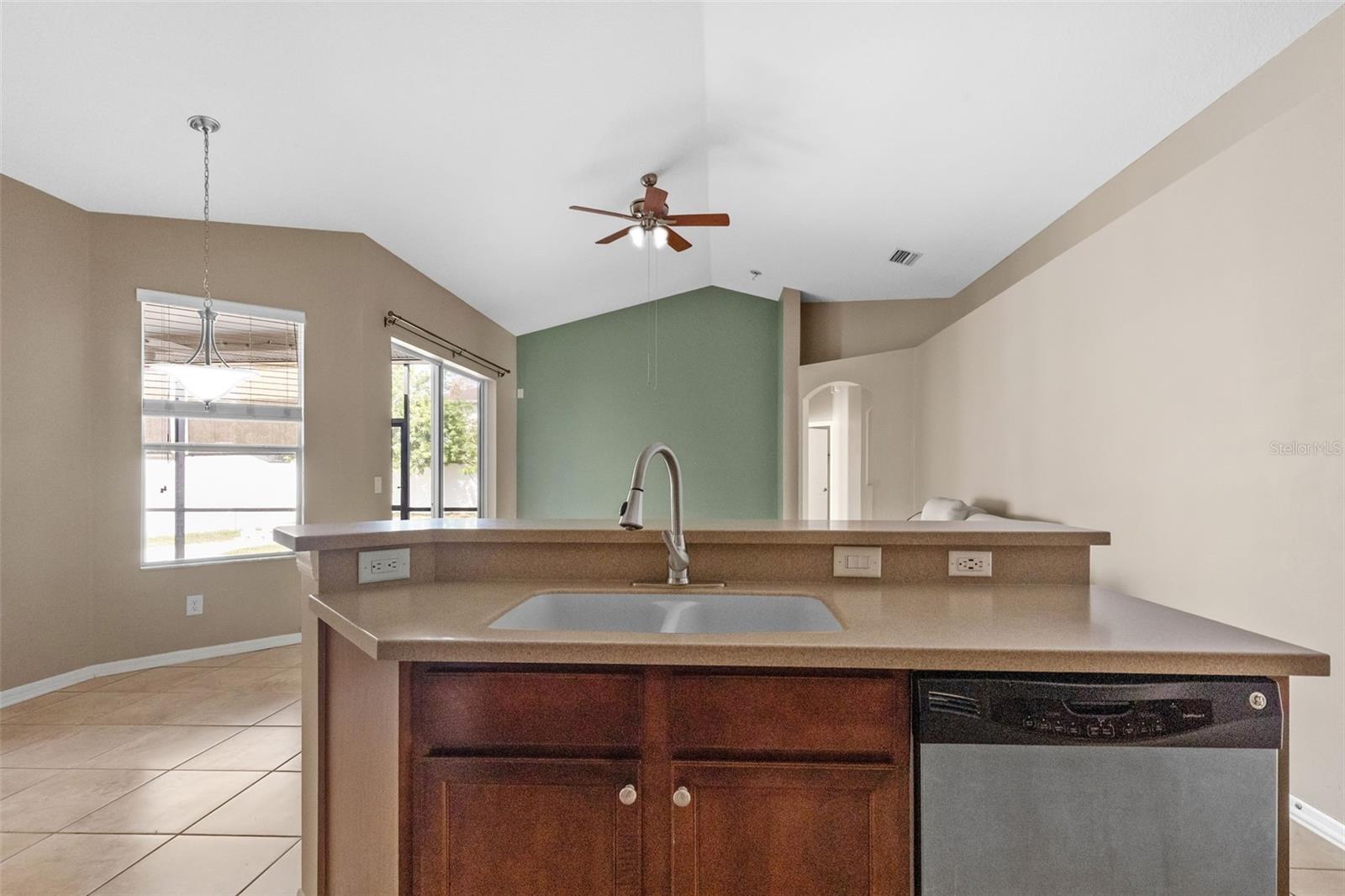 13655 ARTESA BELL DR, RIVERVIEW, FL, 33579