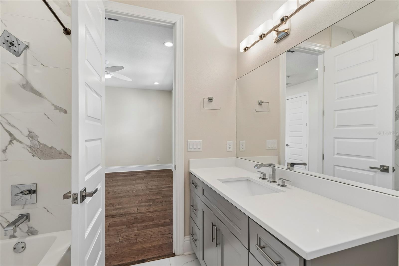 2442 W MISSISSIPPI AVE #14, TAMPA, FL, 33629