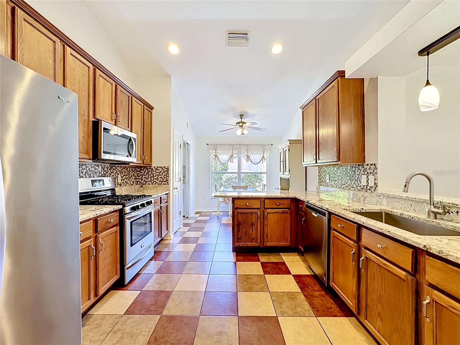 6711 SOMERSET GARDEN WAY, APOLLO BEACH, FL, 33572