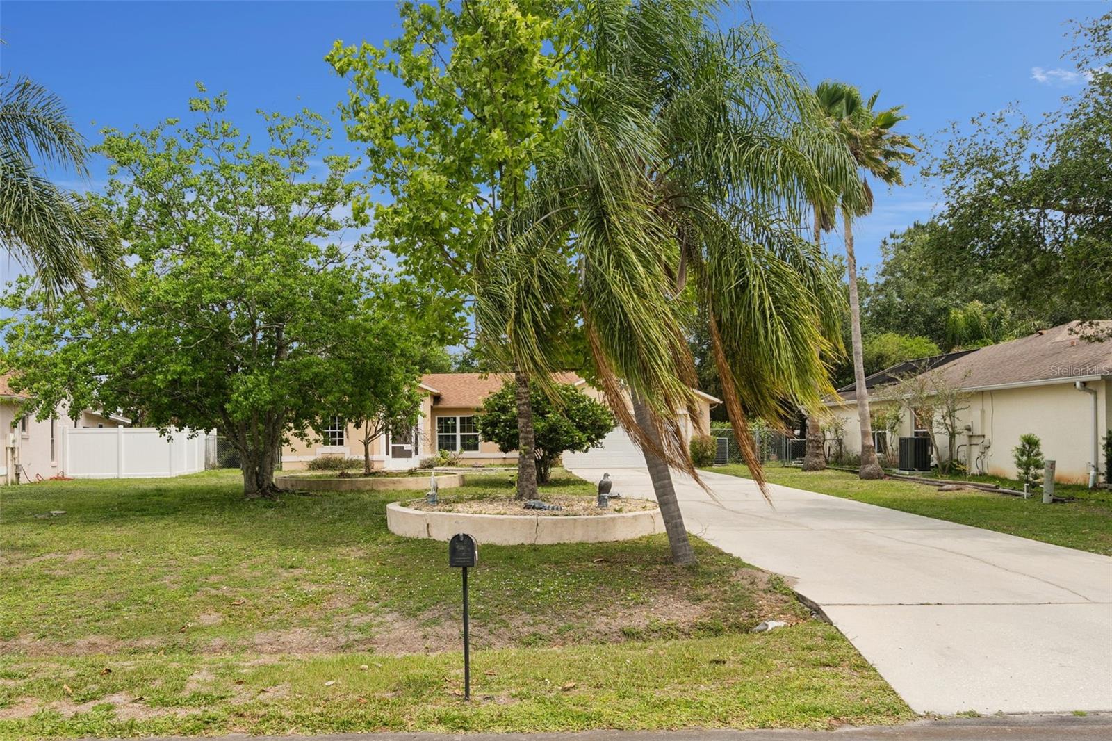 665 STERLING DR, KISSIMMEE, FL, 34758