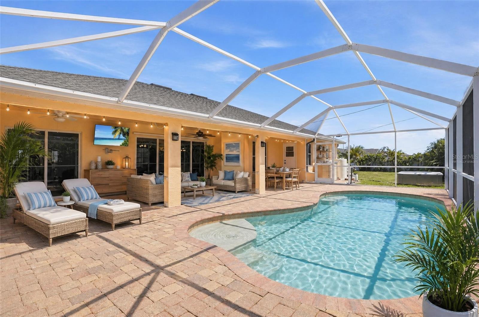 928 NW 5TH PL, CAPE CORAL, FL, 33993