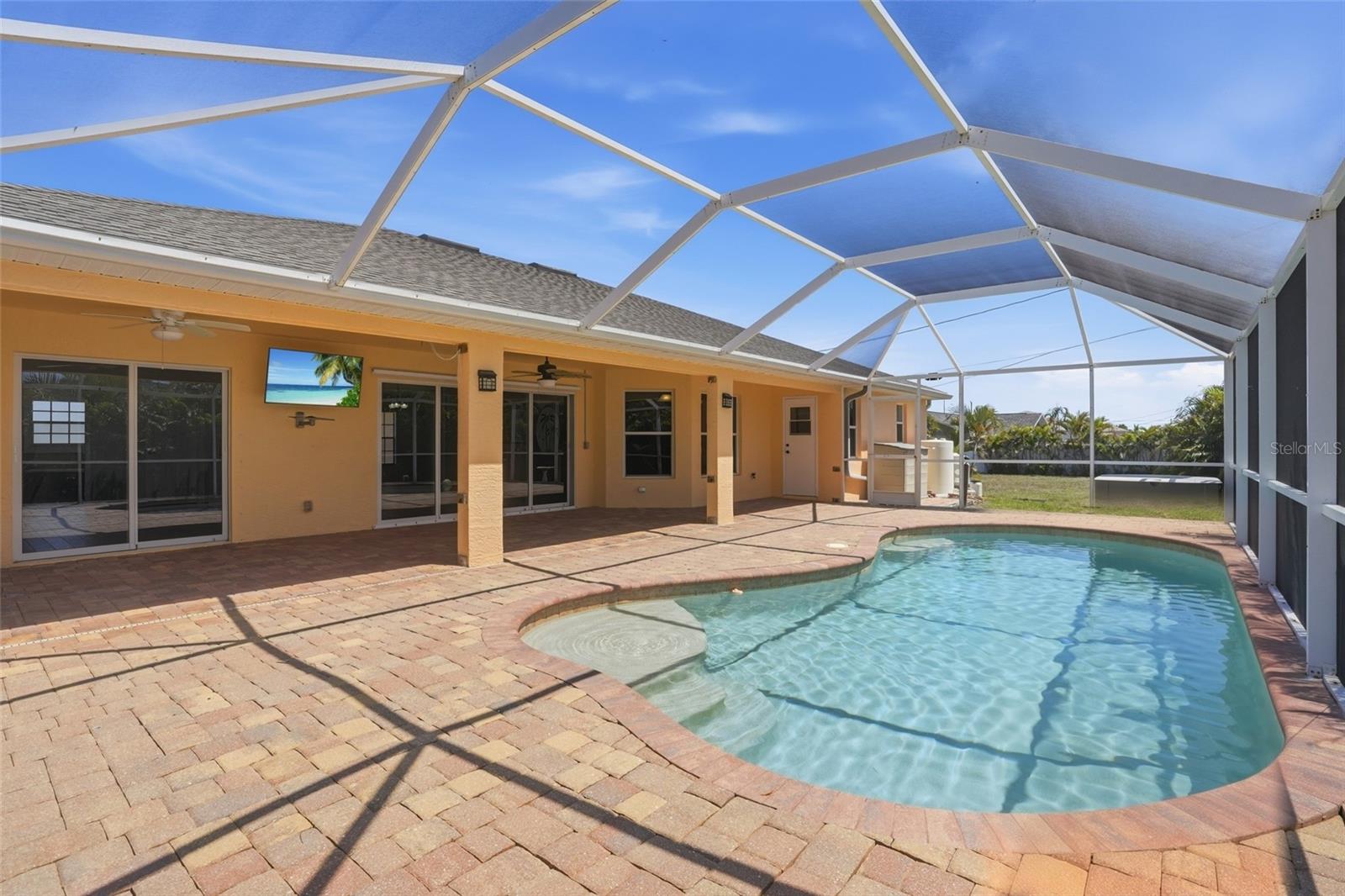928 NW 5TH PL, CAPE CORAL, FL, 33993