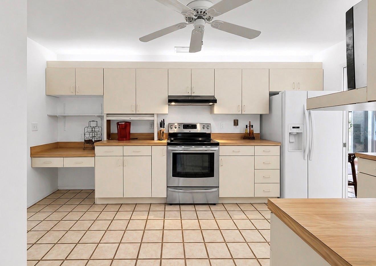948 WINTER GARDEN DR, SARASOTA, FL, 34243