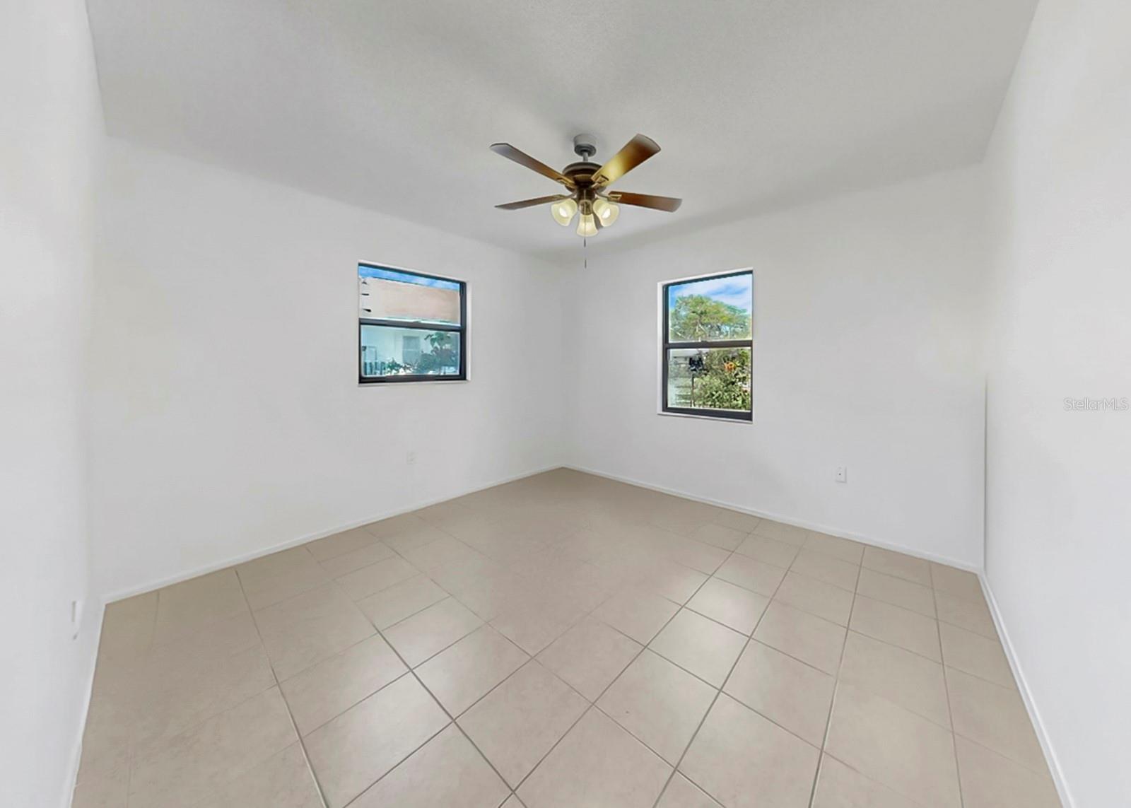 948 WINTER GARDEN DR, SARASOTA, FL, 34243