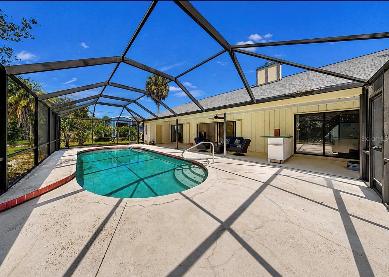 948 WINTER GARDEN DR, SARASOTA, FL, 34243