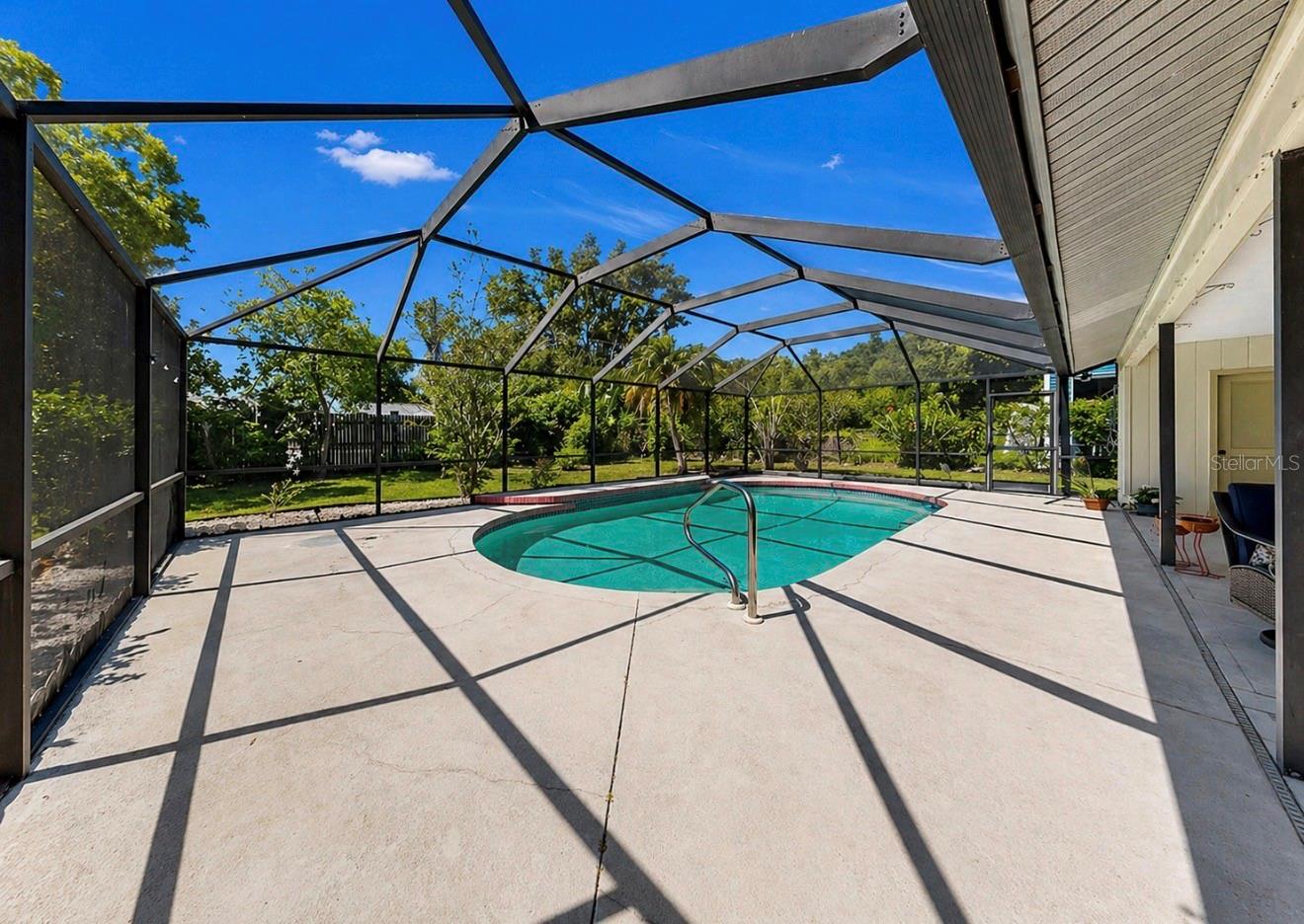 948 WINTER GARDEN DR, SARASOTA, FL, 34243