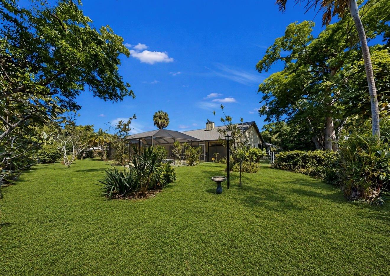 948 WINTER GARDEN DR, SARASOTA, FL, 34243
