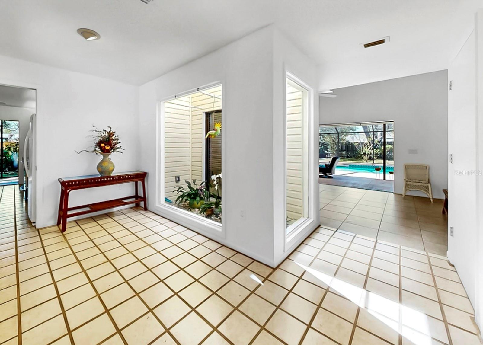 948 WINTER GARDEN DR, SARASOTA, FL, 34243